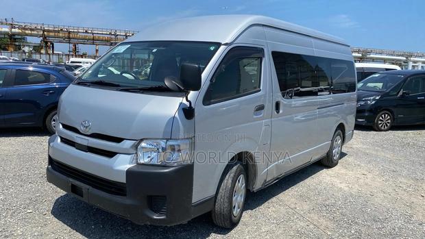 Toyota HiAce 2019 Silver - thumbnail 4
