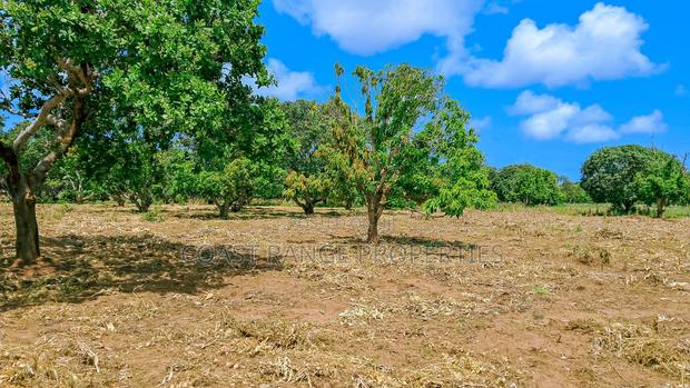 Freehold Title Deeds - thumbnail 4