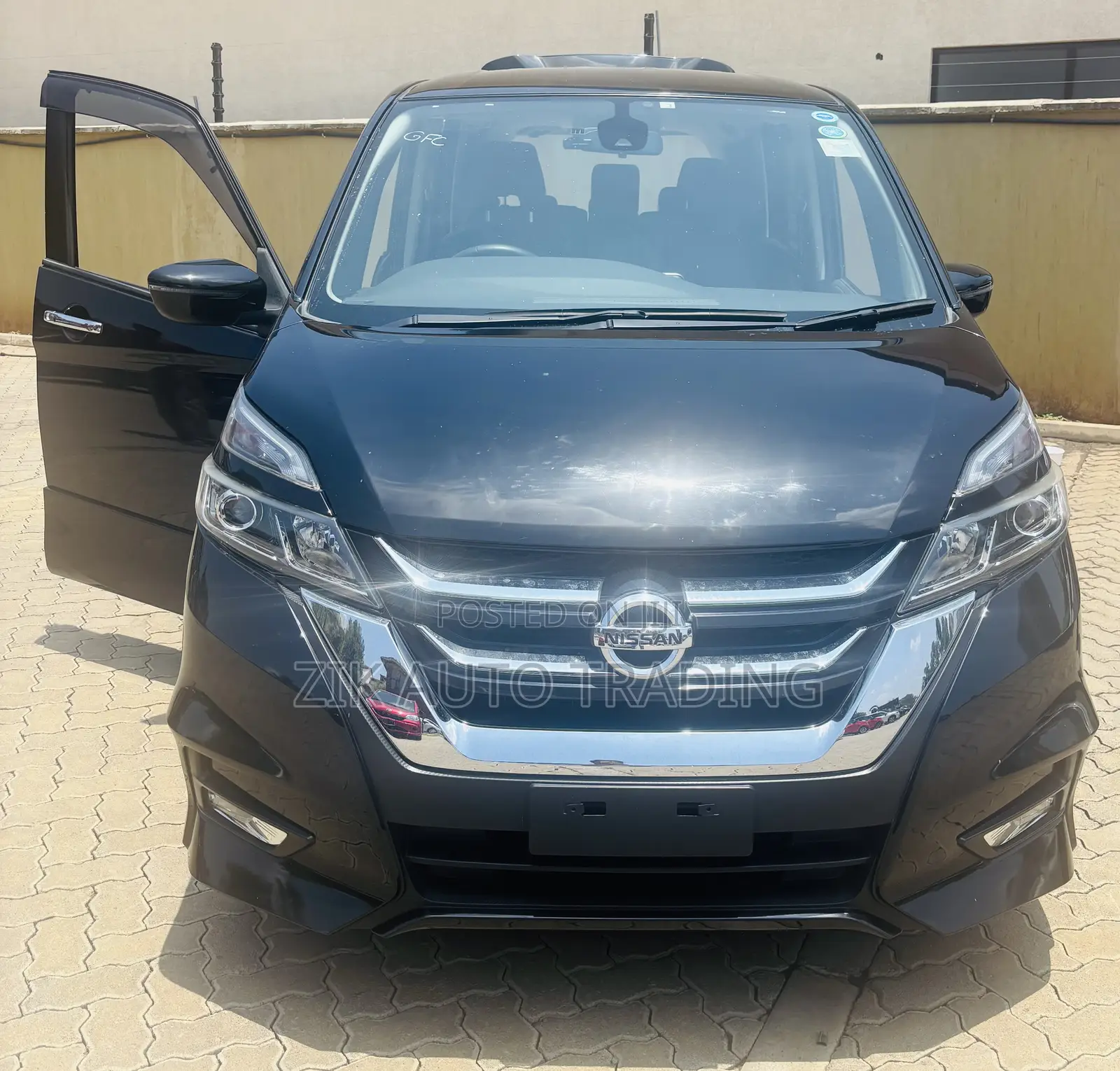 Nissan Serena 2018 Black