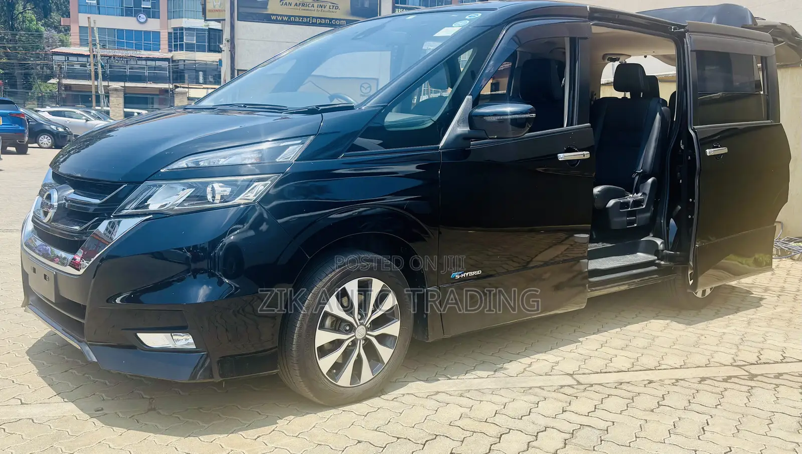 Nissan Serena 2018 Black