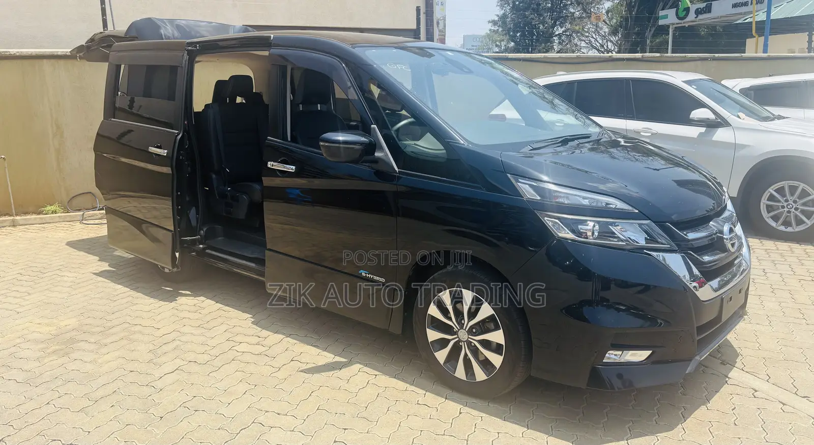 Nissan Serena 2018 Black