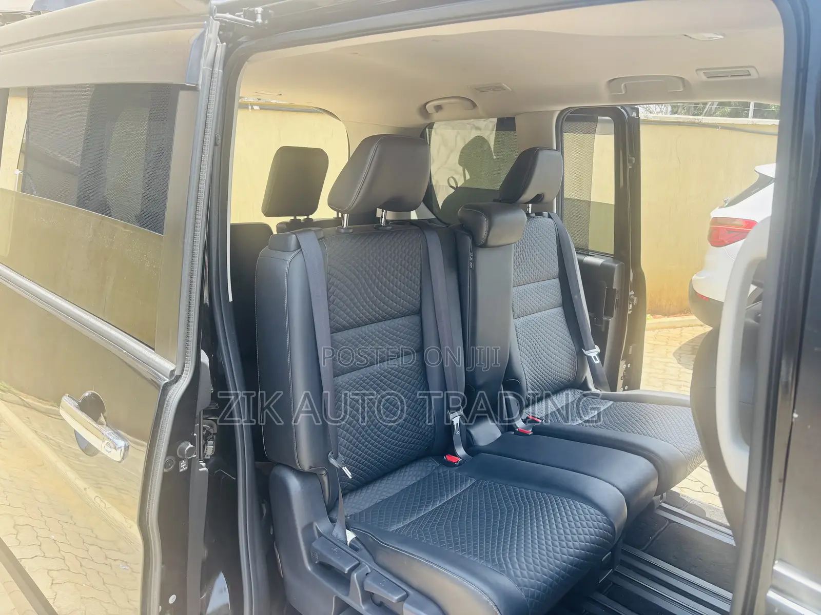 Nissan Serena 2018 Black