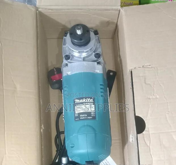 Makita 9" Grinder Machine - main view