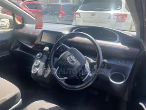 Toyota Sienta 2019 Brown