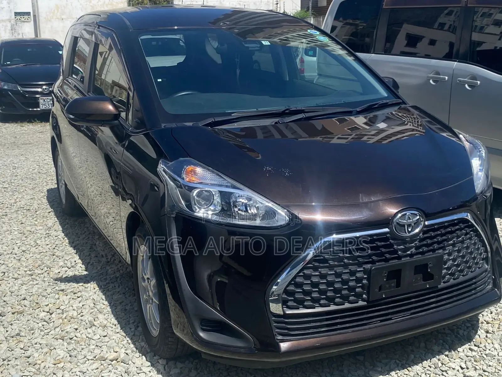 Toyota Sienta 2019 Brown