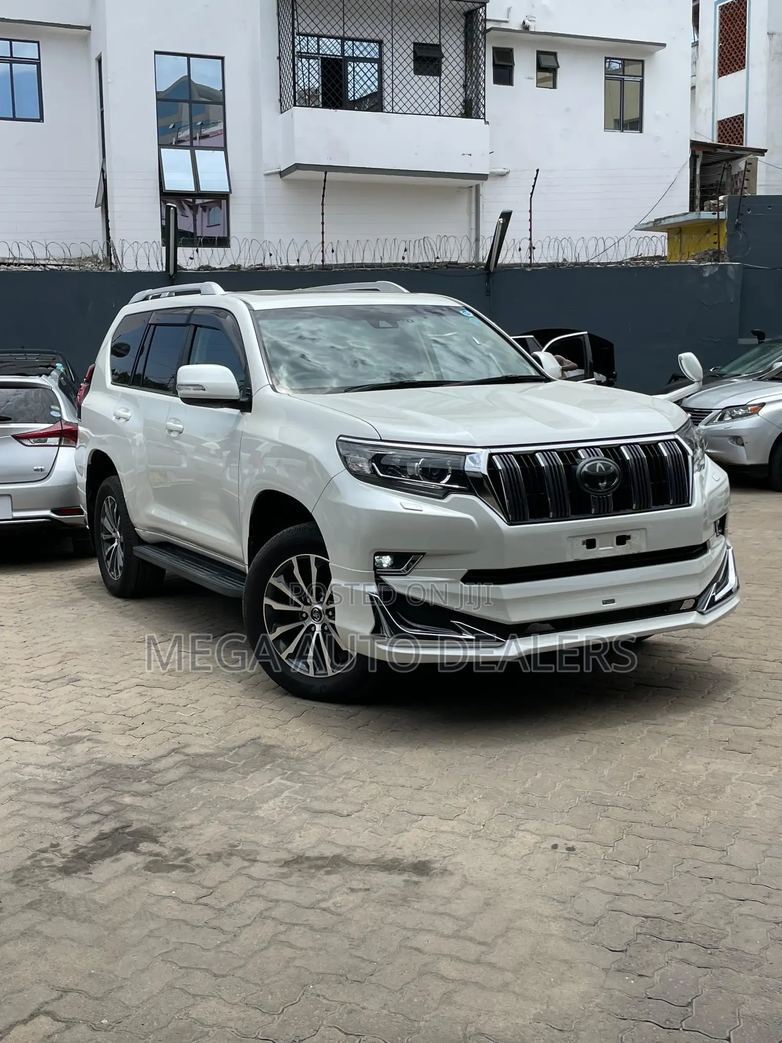 Toyota Land Cruiser Prado 2018 White