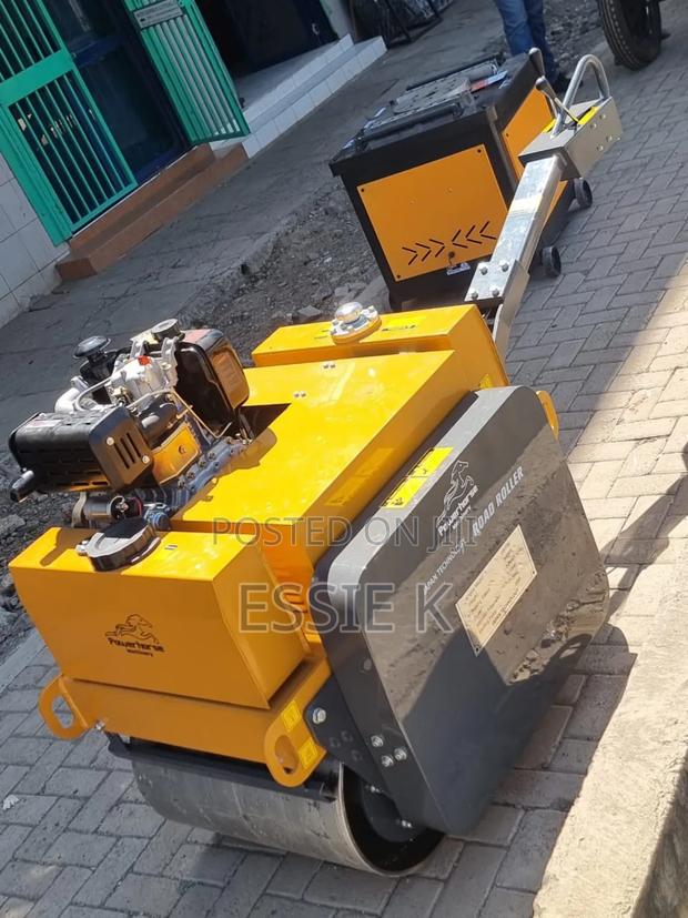 Vibrating Road Roller - main view