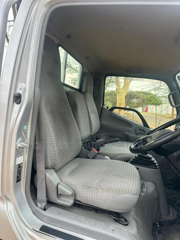 2018 Toyota Dyna - thumbnail 2