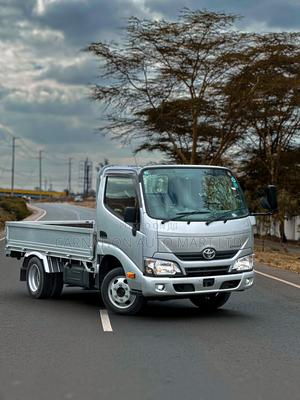 2018 Toyota Dyna - thumbnail 3