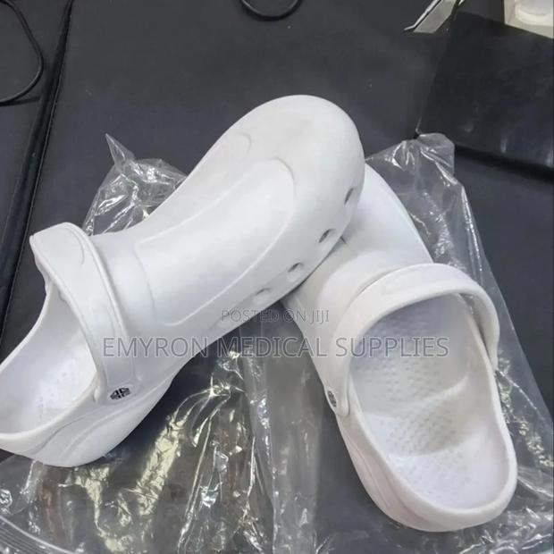 Medical Static Clogs - main view