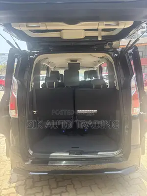 Nissan Serena 2018 Black