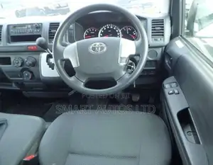 Toyota HiAce 2018 White