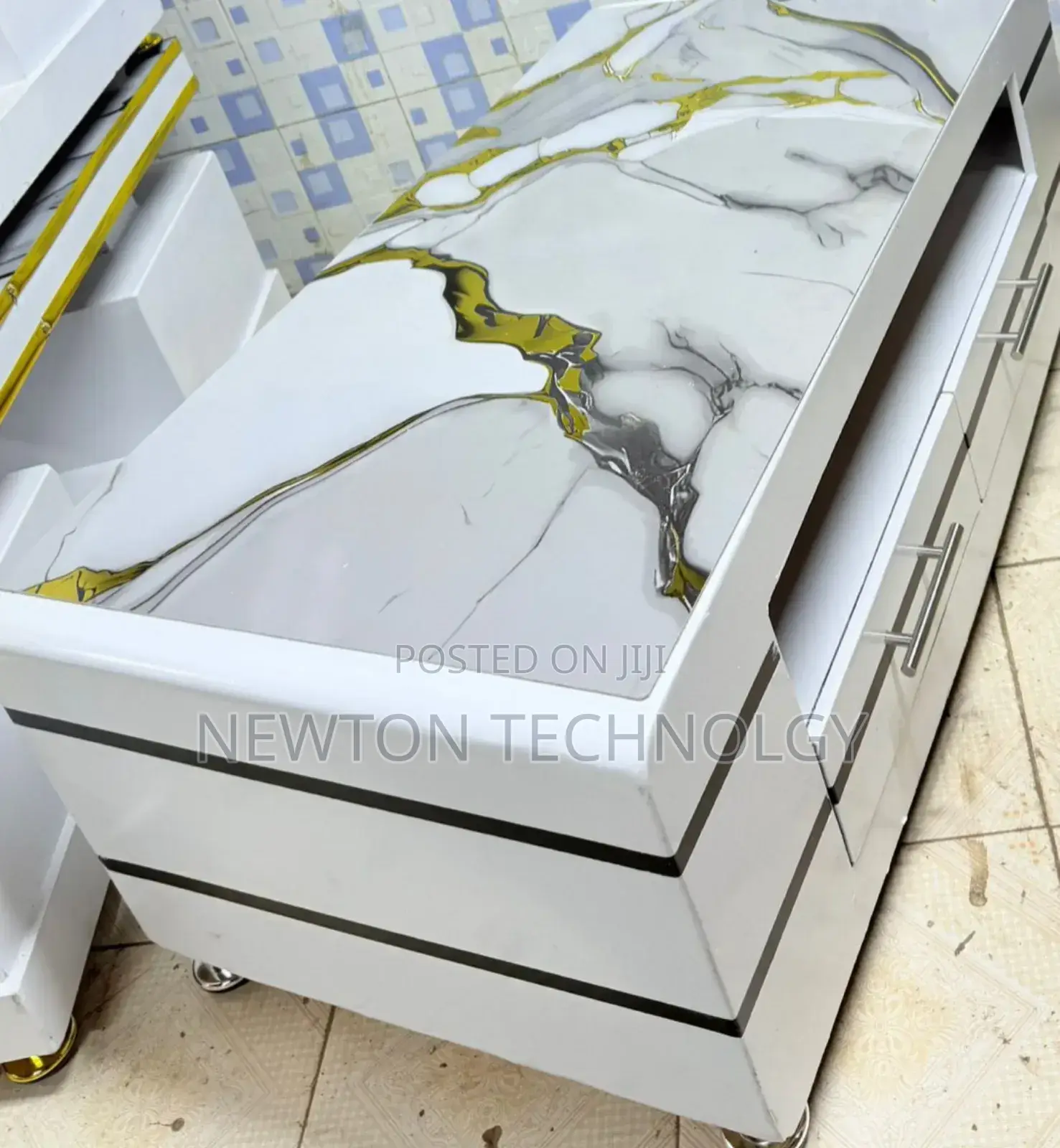 Executive White Coffee Table With Marble Topping