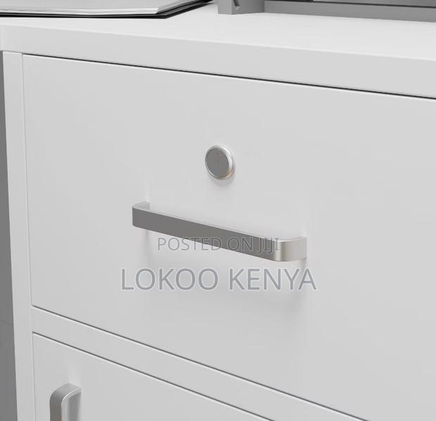 Office Table : White Front Office Reception Desk - thumbnail 3
