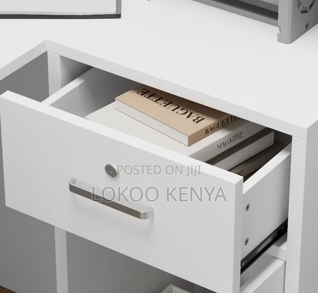 Office Table : White Front Office Reception Desk - thumbnail 5