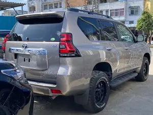 Toyota Land Cruiser Prado 2018