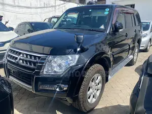 Mitsubishi Pajero 2018 Black