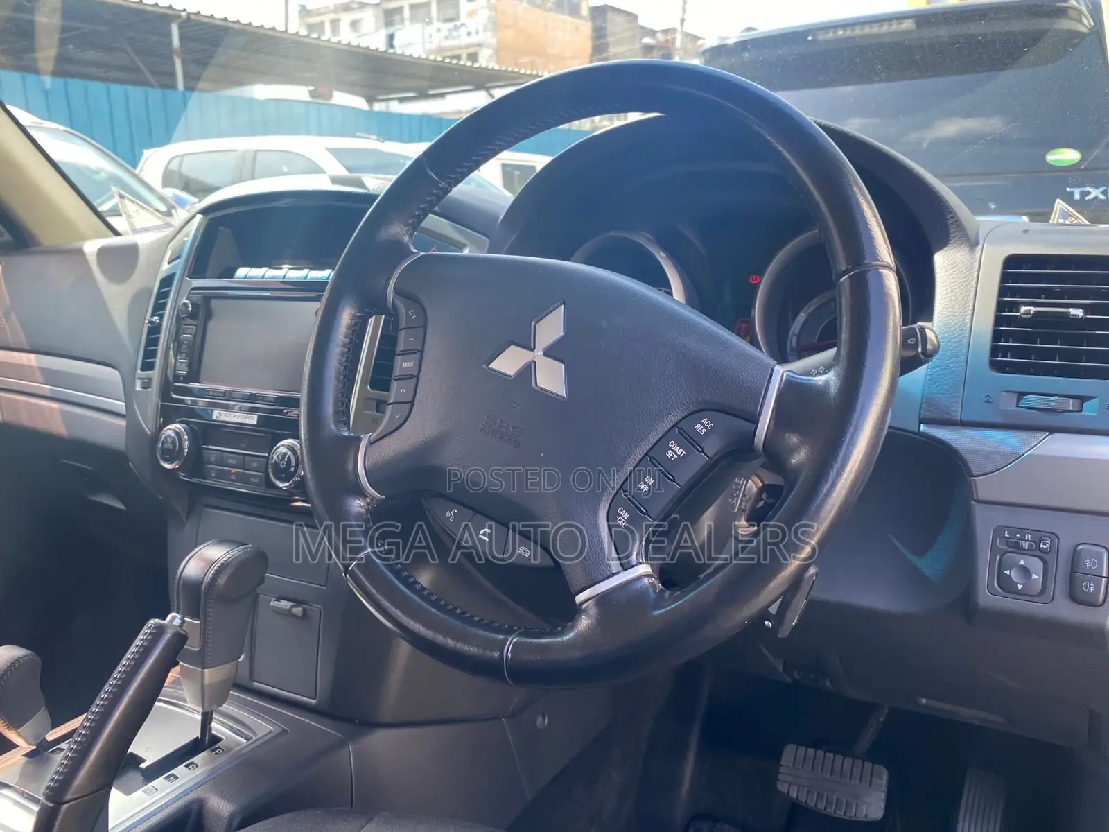 Mitsubishi Pajero 2018 Black
