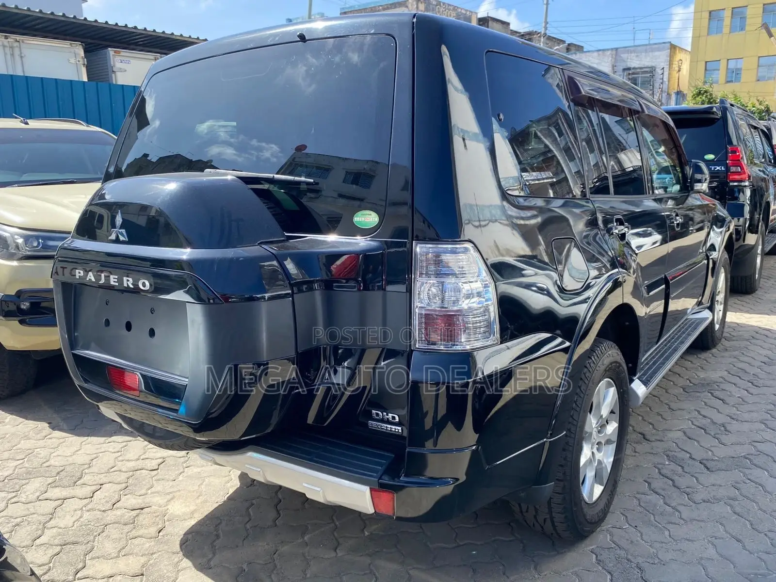 Mitsubishi Pajero 2018 Black