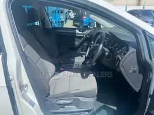 Volkswagen Golf 2018 White