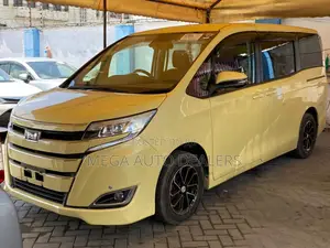 Toyota Noah 2018 Yellow