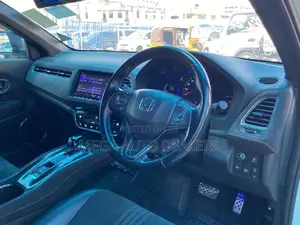 Honda Vezel 2018 White