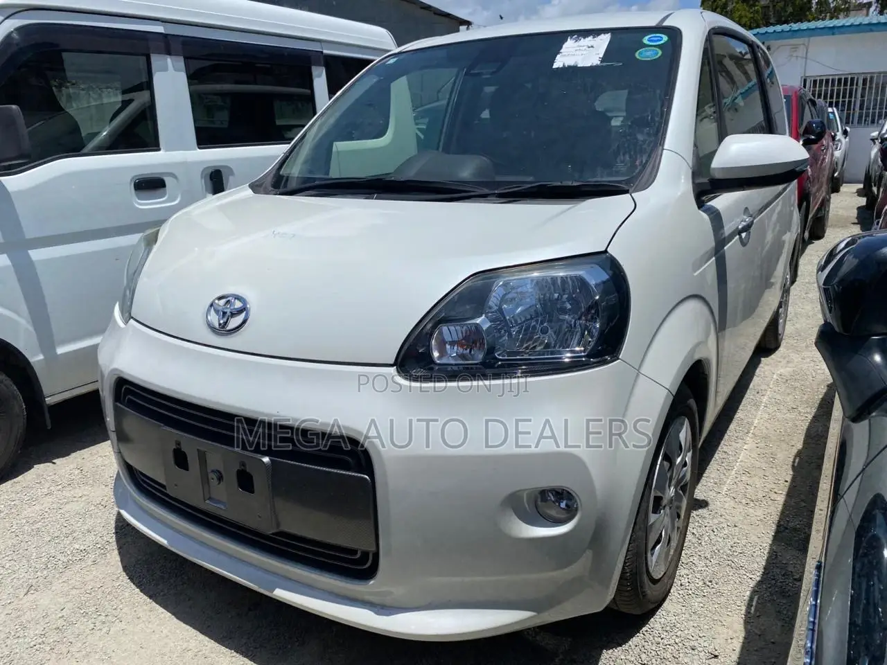 Toyota Porte 2018 White