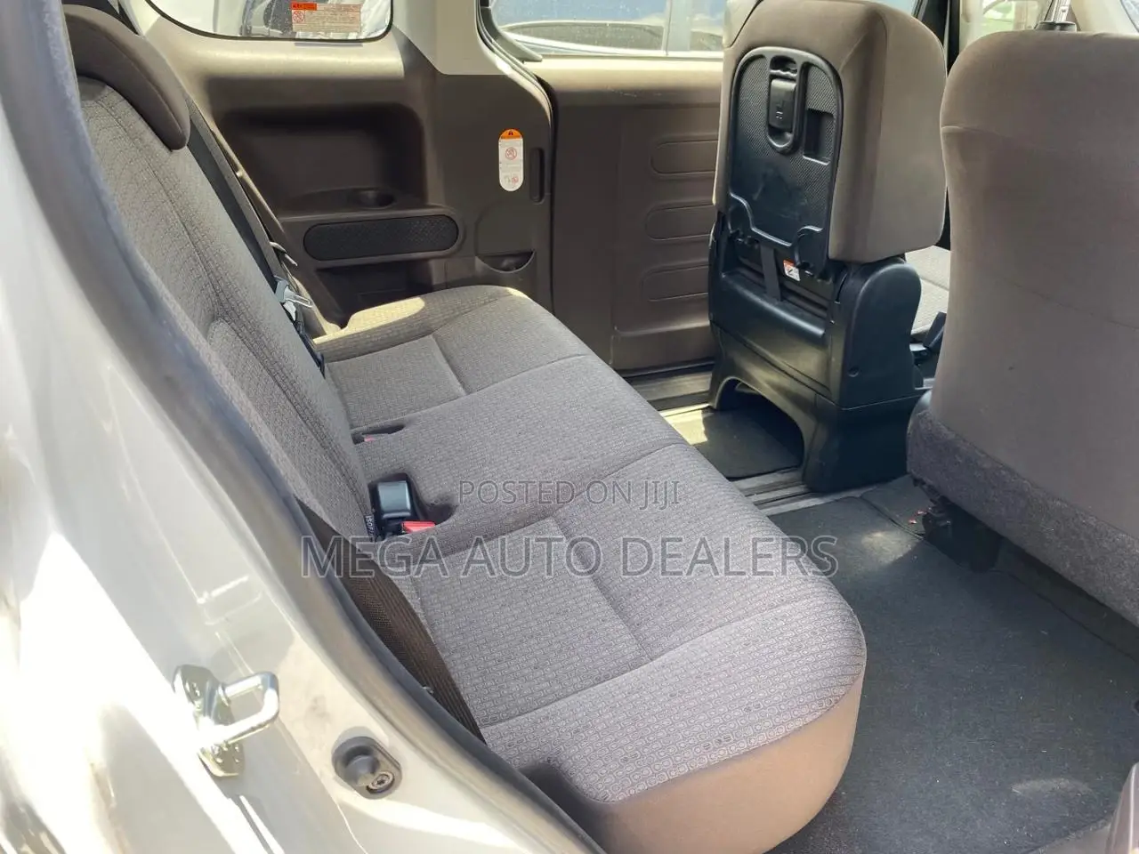 Toyota Porte 2018 White