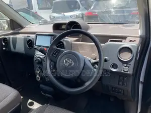 Toyota Porte 2018 White