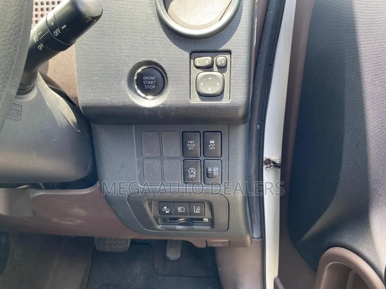 Toyota Porte 2018 White