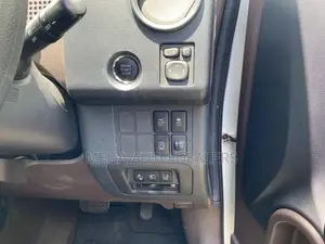Toyota Porte 2018 White