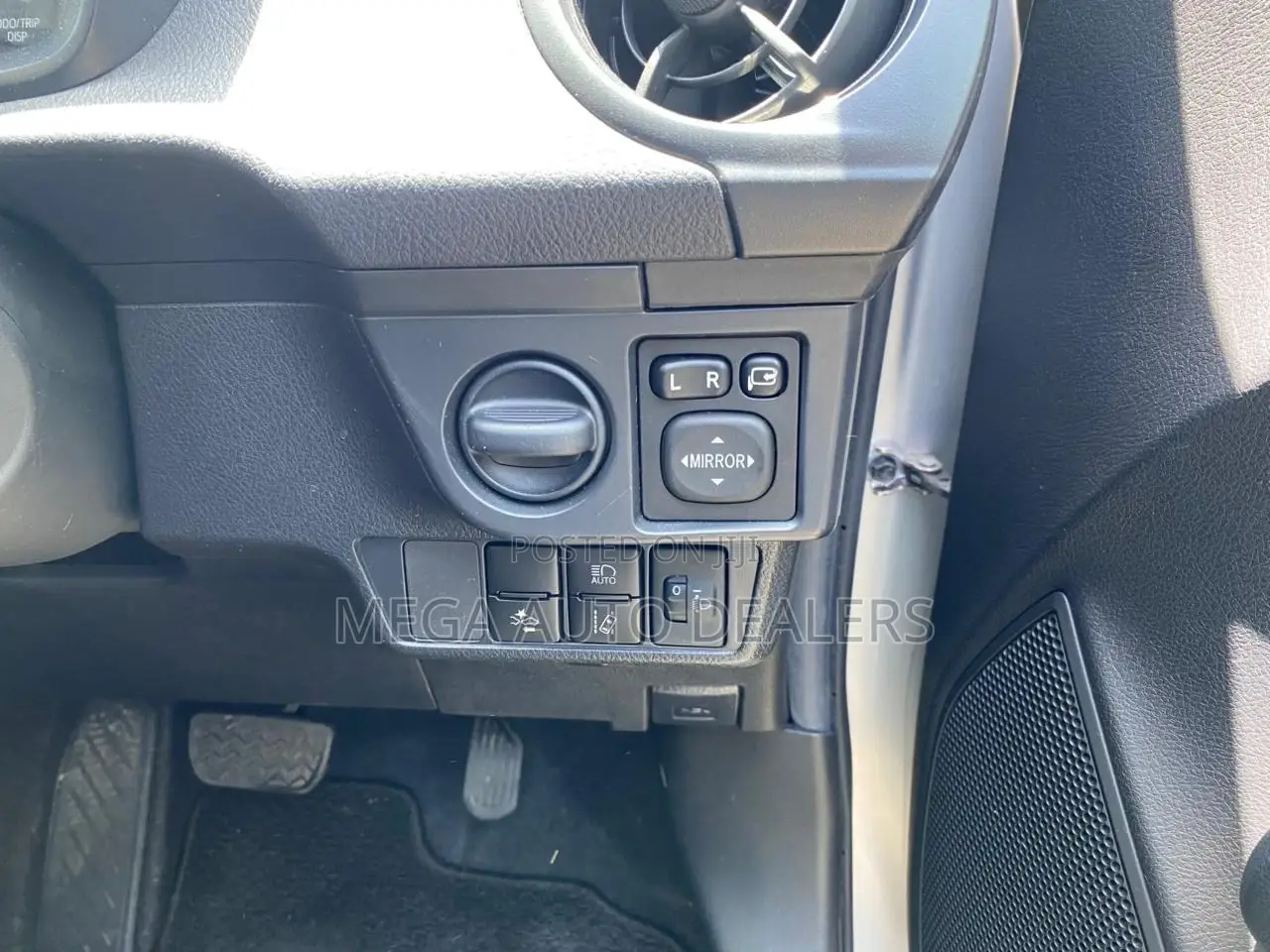 Toyota Axio 2018 Silver