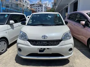 Toyota Passo 2018 White