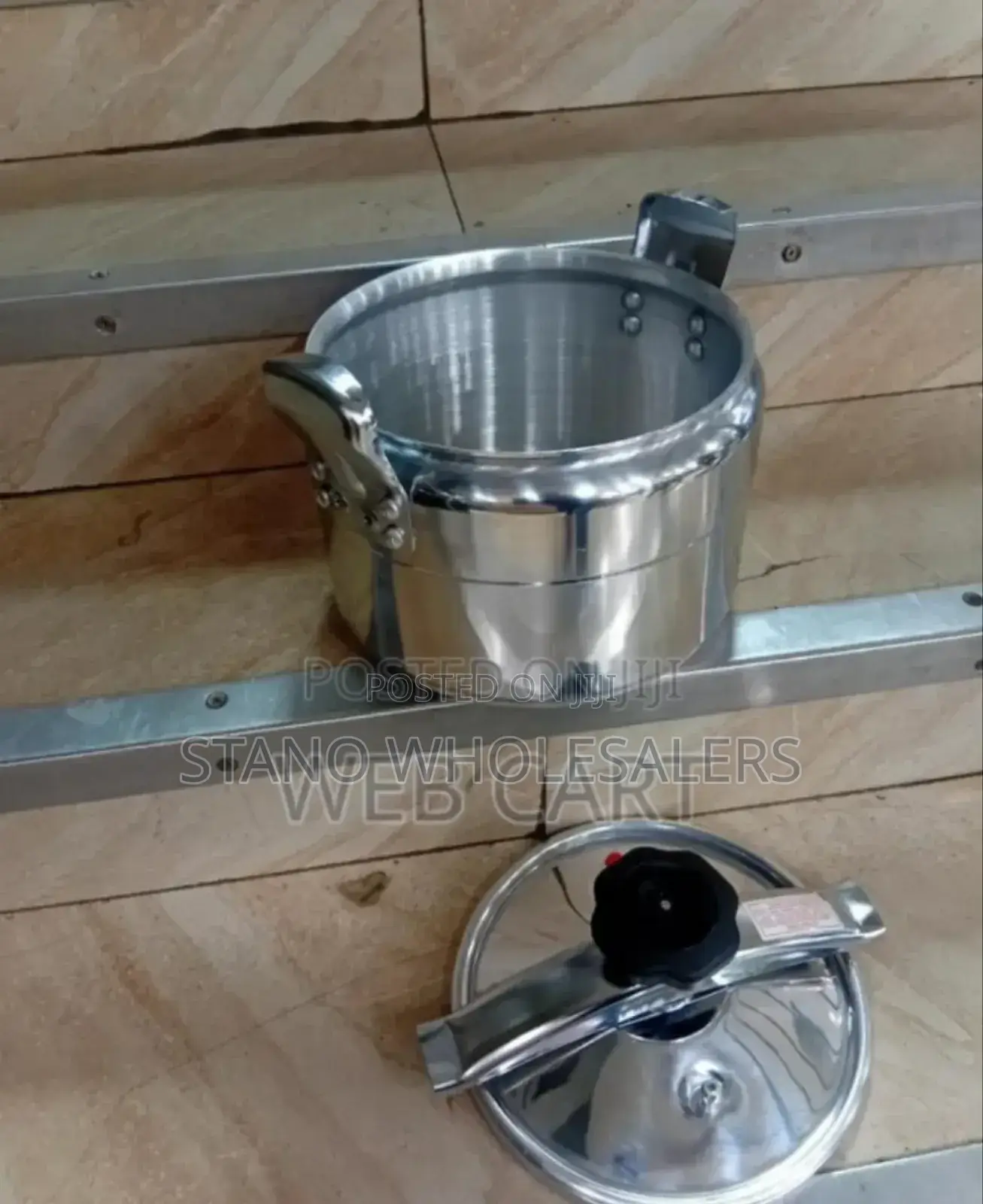 Stainless Steel - 7litres Manual Pressure Cooker
