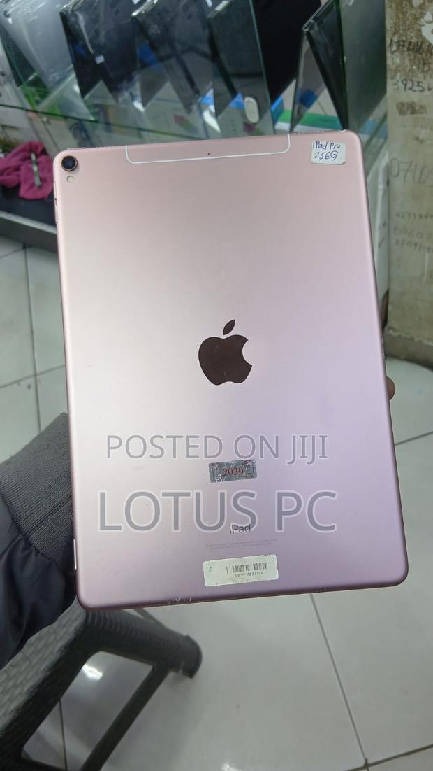 Apple iPad Pro 10.5 (2017) 256 GB Pink - thumbnail 3
