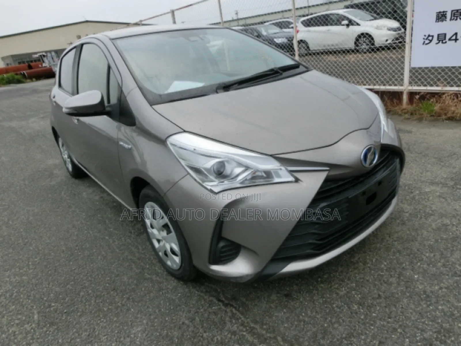Toyota Vitz 1.3 FWD 5dr 2018 Gray