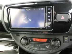 Toyota Vitz 1.3 FWD 5dr 2018 Gray