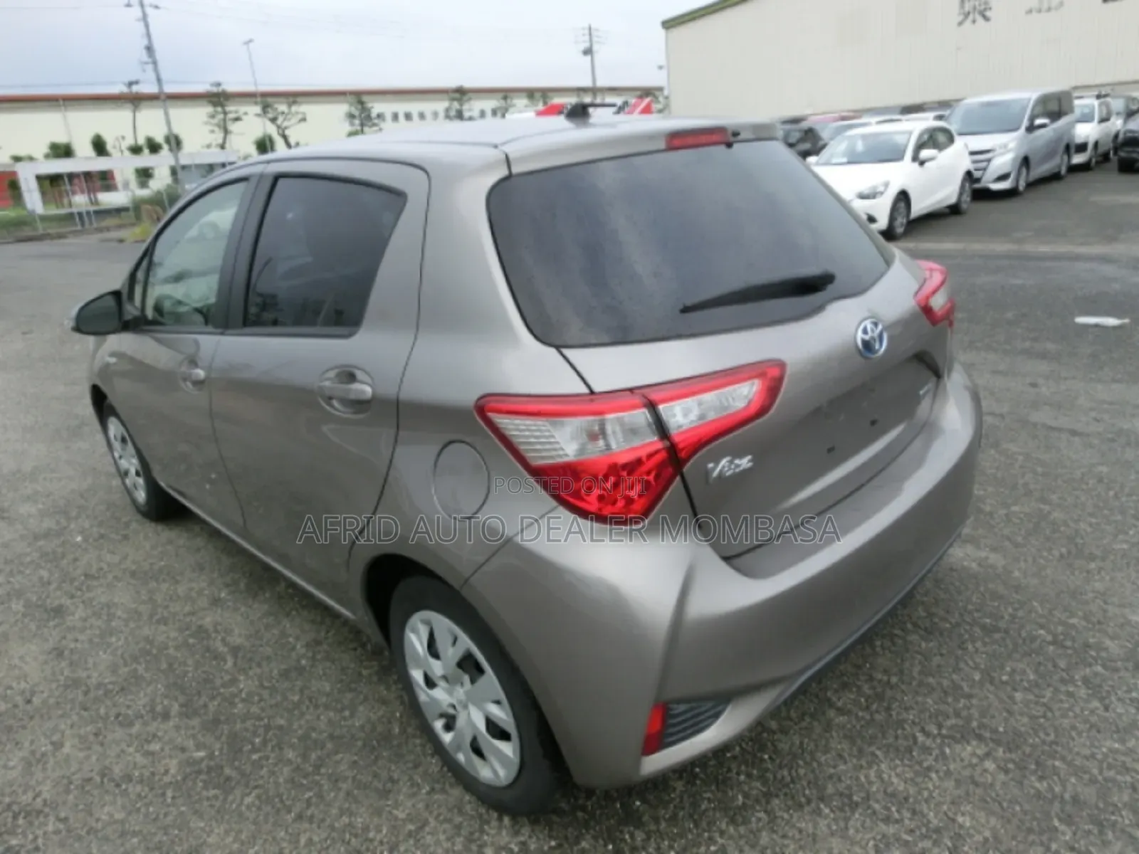 Toyota Vitz 1.3 FWD 5dr 2018 Gray