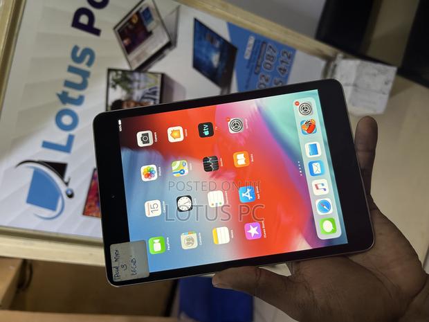 Apple iPad mini 3 16 GB Gray - main view