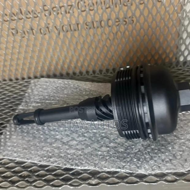 New Oil Filter Cover Cap Genuine Mercedes M264/M270/M274 - A