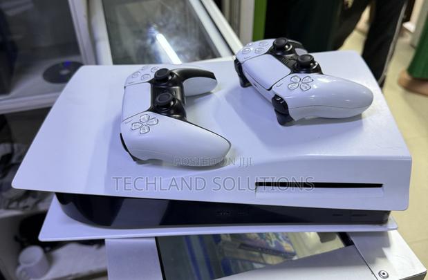 Neat Ps5 Standard Disk Edition - thumbnail 3