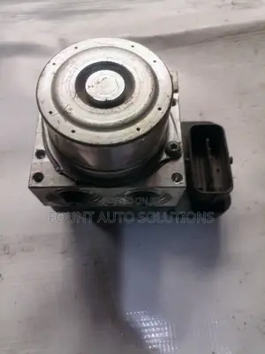 Abs Control Unit Toyota Revo