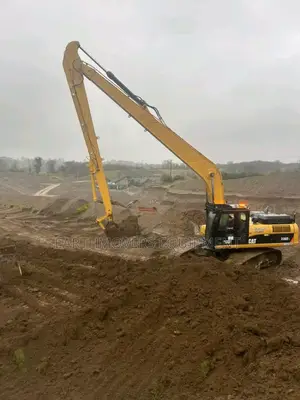 Long Reach Boom Excavator for Hire