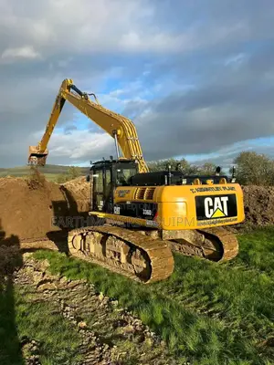 Long Reach Boom Excavator for Hire