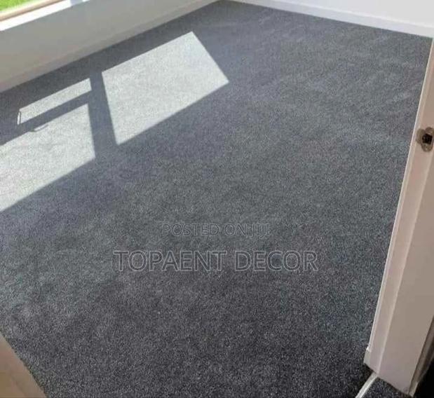 Where Design Meets Distinction Dark Grey Wall to Wall Carpets - main view