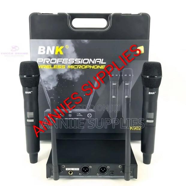 150 Meters Frequency Range BNK Wireless Microphone B902