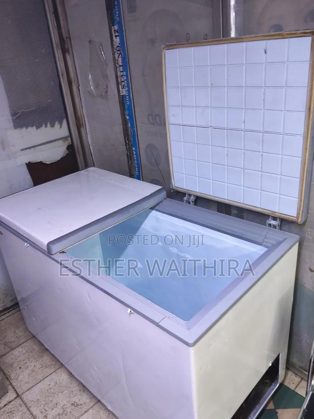 Well Functioning Deep Freezer - thumbnail 3