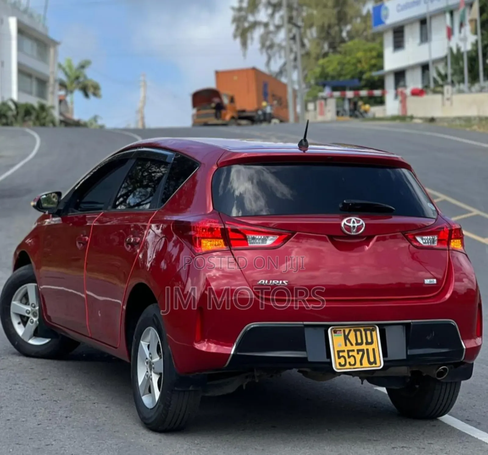 Toyota Auris 2015 Maroon