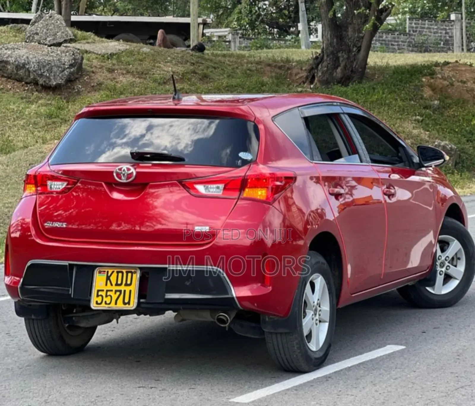 Toyota Auris 2015 Maroon