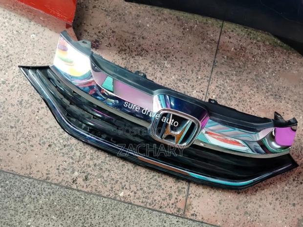 Honda Fit Shuttle 2015 Grill - main view